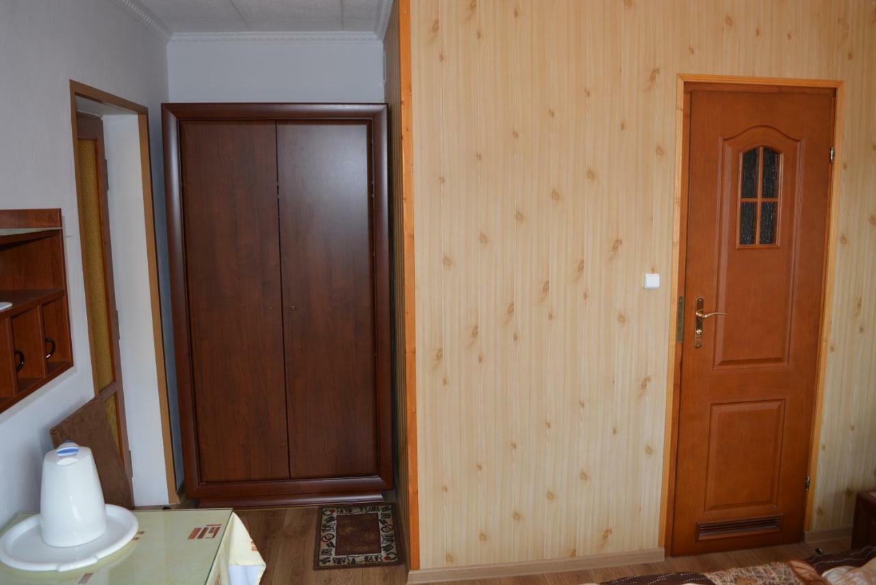 Pokoje Goscinne Bartek Iwonicz-Zdrój Buitenkant foto